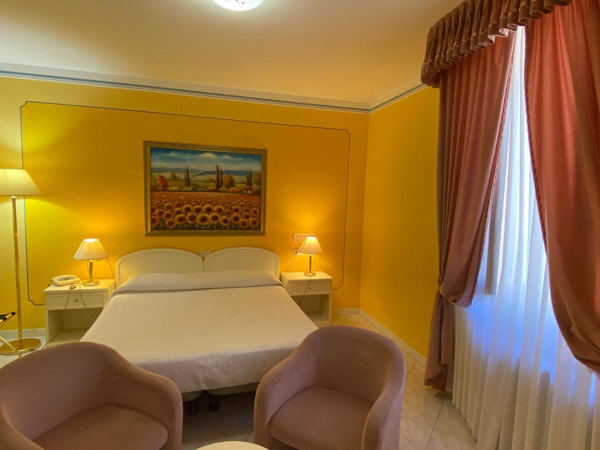 Hotel La Torre Castiglione del Lago Bagian luar foto