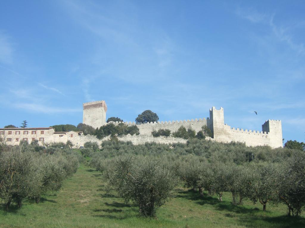 Hotel La Torre Castiglione del Lago Bagian luar foto